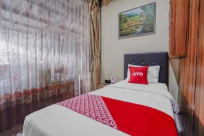 Room - OYO 90064 Hotel Salon Fora and Cafe (Bandung)