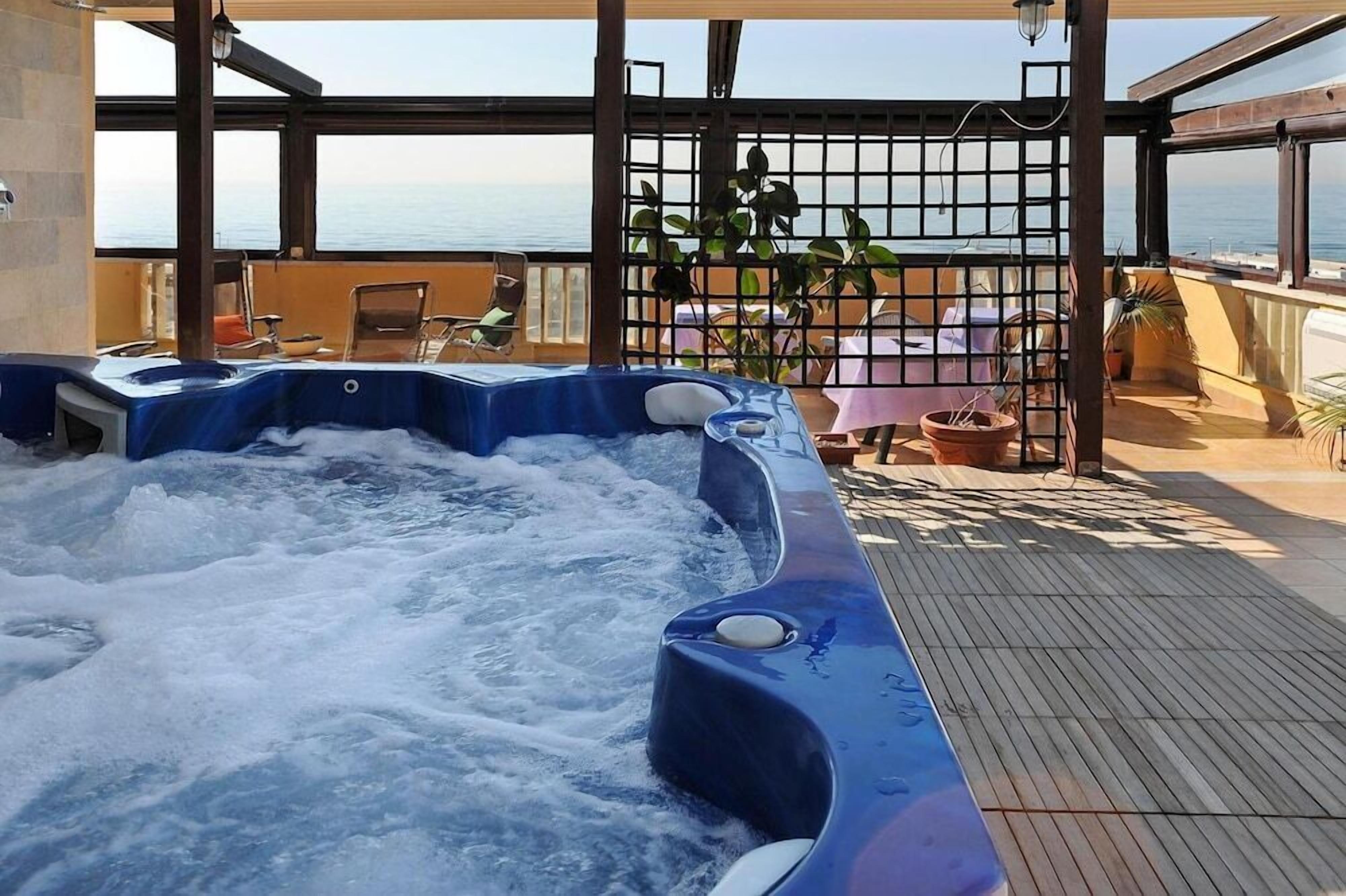 Baignoire à remous extérieure