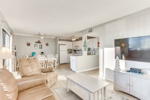 Lägenhet (Myrtle Beach Resort 236-B) | Vardagsrum | Tv och dvd-spelare