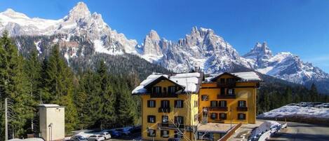 المنشأة من الخارج