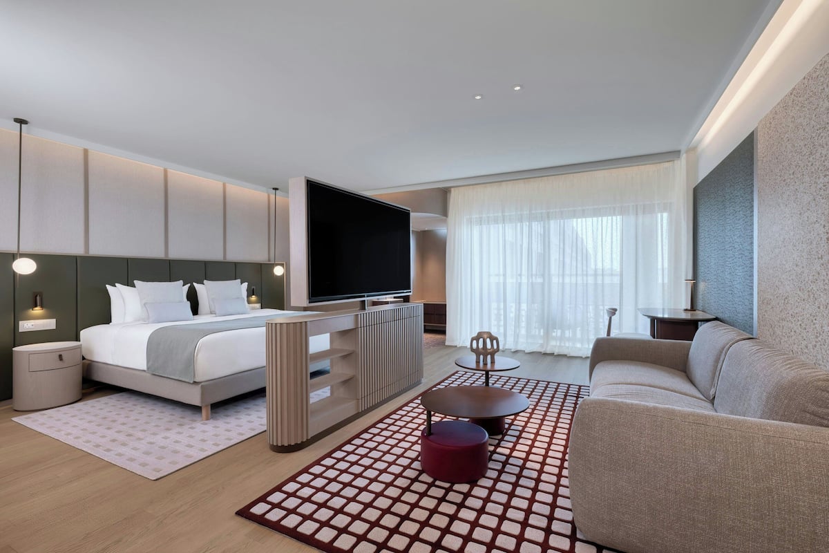 Junior Suite, 1 Bedroom, Non Smoking, Balcony