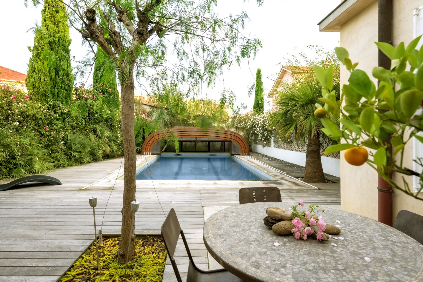 swimming pool