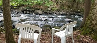 Unplug at Davey Fallls! Water view, Private waterfall & large swimming area. 