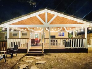 Terrace/patio - Cozy 3BR Perfect Patio, Nintendo Switch - Perfect for Families and Pets (Dallas)