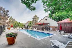 حمّام سباحة خارجي