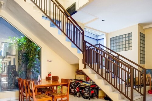 OYO 90037 Rumah Verde