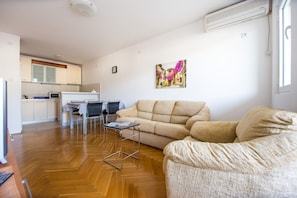 Comfort Apartment | Living area