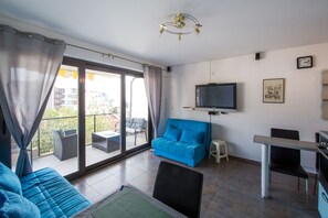 Superior Apartment | Living area | Flat-screen TV - The Blue Apartments (Budva)