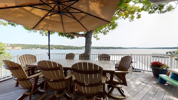 Outdoor dining - Amazing Lake Views at the Big, Beautiful Oasis (Sunrise Beach)