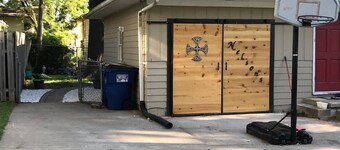 Great one-bedroom basement apt., near KU and restaurants!