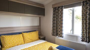 3 bedrooms, iron/ironing board, travel crib, free WiFi