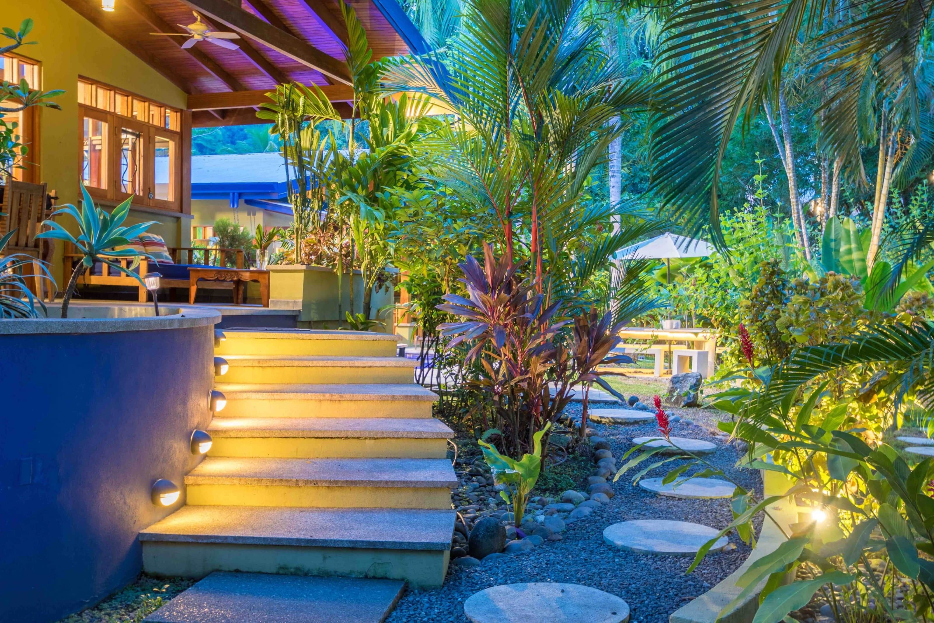 المنطقة المحيطة بالمنشأة