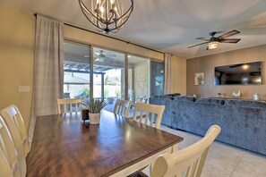 Dining Area | Dishware & Flatware Provided