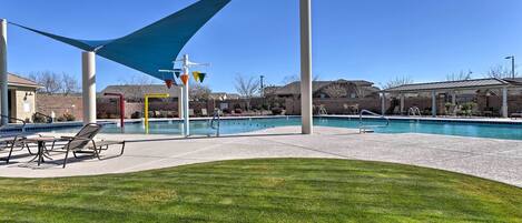 Lämmitetty uima-allas