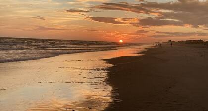 Affordable luxury on the beach!