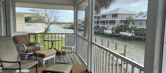 Newly remodeled 1 bedroom suite in Goodland Fl. fishing island of Marco Island