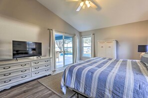 3 bedrooms, iron/ironing board, Internet, bed sheets - Dog-Friendly Lake Home w/ Dock ~ 25 Mi to Disney! (Clermont)