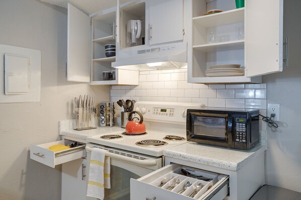 Fridge, microwave, oven, stovetop