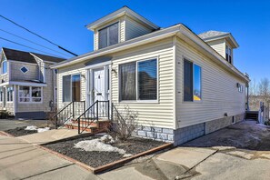 Exterior detail - Old Orchard Beach Apartment - Quick Walk to Beach! (Old Orchard Beach)