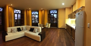Apartment | Living area | Smart TV, Netflix, streaming services - Flore Apartment (Cuenca)