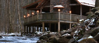 Private creek cabin with hot tub nestled in the foothills of Cheat mountain 