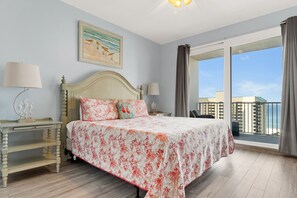 4 bedrooms, iron/ironing board, WiFi, bed sheets - Beach view with a large private balcony.  (Panama City Beach)