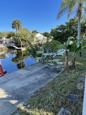 Terrace/patio - Friendly and quite neighborhood, waterfront view,  kayaks or go fishing. (Hudson)