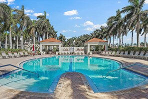 Beheizter Pool