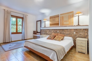 5 habitaciones y caja de seguridad en la habitación 