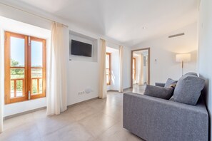 TV, fireplace, ping pong - Finca Sa Real - Sant Llorenç (Sant Llorenç Des Cardassar)