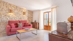 TV, fireplace, table tennis - Finca Sa Real - Sant Llorenç (Sant Llorenç Des Cardassar)