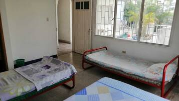 4 habitaciones, wifi y ropa de cama