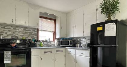 Comfy Home in Niagara Falls USA | Free Parking