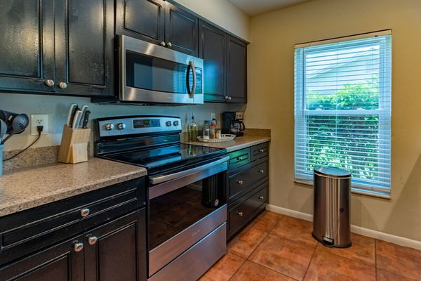 Frigorífic, microones, forn i placa de cuina