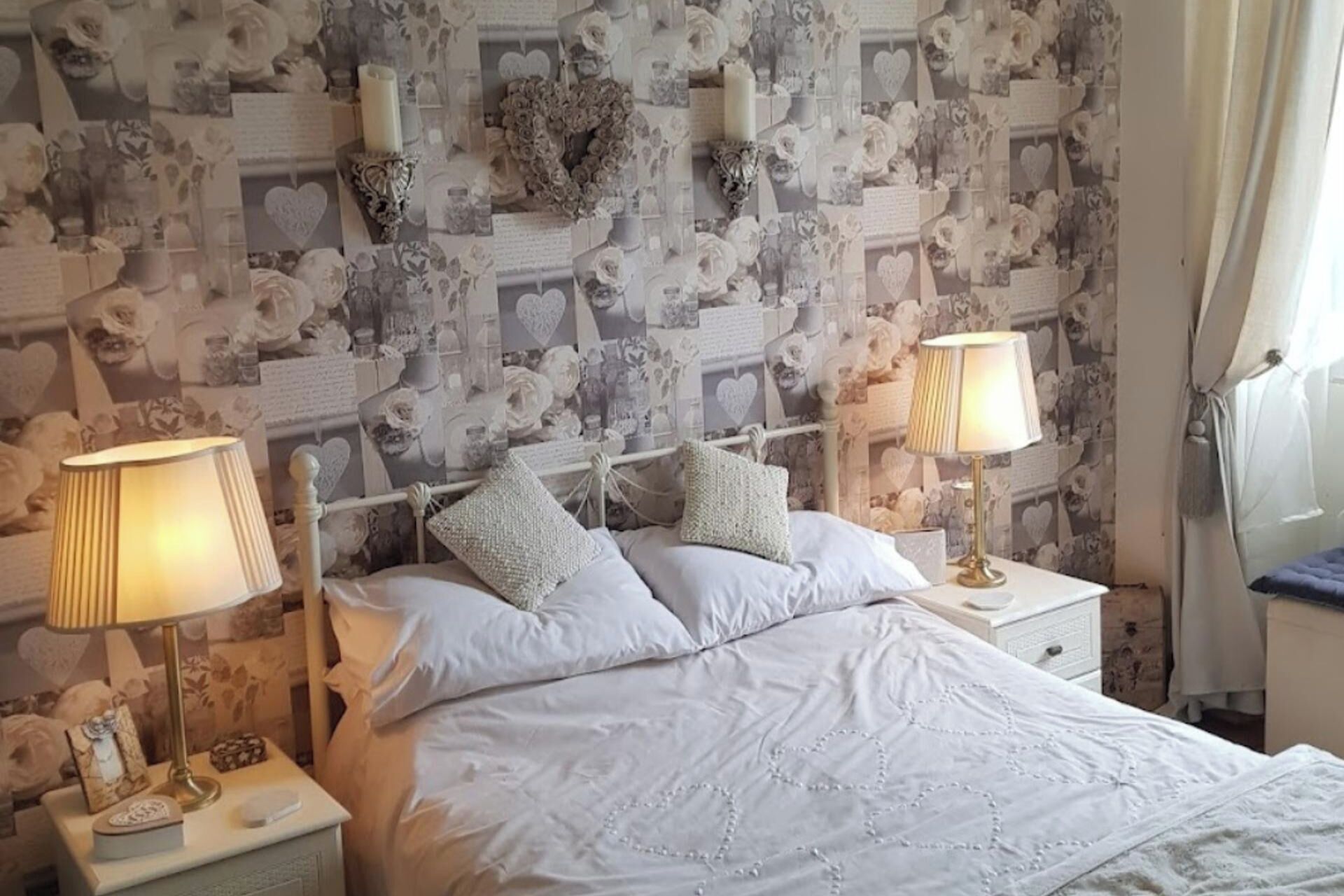 2 chambres, fer et planche à repasser, Wi-Fi, draps fournis