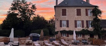 2Bed Gite Sleeps 6 - Pool, Hot Tub, Parking