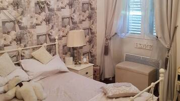 2 多间卧室、熨斗/熨衣板、WiFi、床单