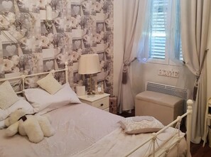 2 chambres, fer et planche à repasser, Wi-Fi, draps fournis