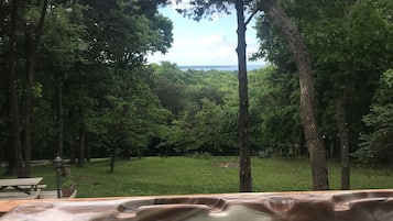 Tina de hidromasaje al aire libre