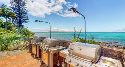 Ideal home away with pool, ocean views, & fast WiFi