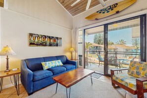 TV - Oceanfront condo with furnished balcony, pool, loft, & high-speed WiFi (Lahaina)