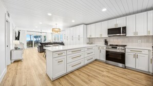 Private kitchen - Amelia Island - Amelia by the Sea 2BR Private Fishing Pier (Fernandina Beach)
