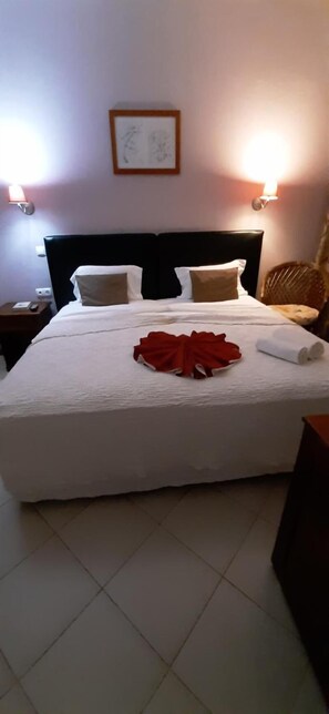 1 bedroom, Internet - Beautiful Deluxe Double Room in the City Center - Wifi and Ac (Vila do Maio)