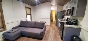 Interior - Adorable Tiny House Cabin- Lake Guntersville (Guntersville)