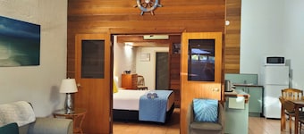 Beachside Cottage - A Private Peaceful Hidden Gem