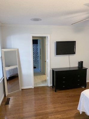 5 Schlafzimmer, Bügeleisen/Bügelbrett, WLAN, Bettwäsche