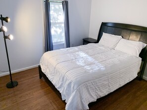 5 chambres, fer et planche à repasser, Wi-Fi, draps fournis