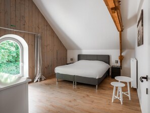 5 soverom og internettilgang