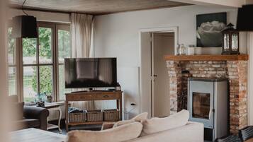 Een televisie en een dvd-speler