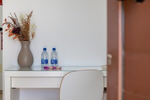 Interior - Apartment "Eclipse" in Puerto del Rosario with Mountain View, Jacuzzi, Wi-Fi, A/C & Terrace (Puerto del Rosario)